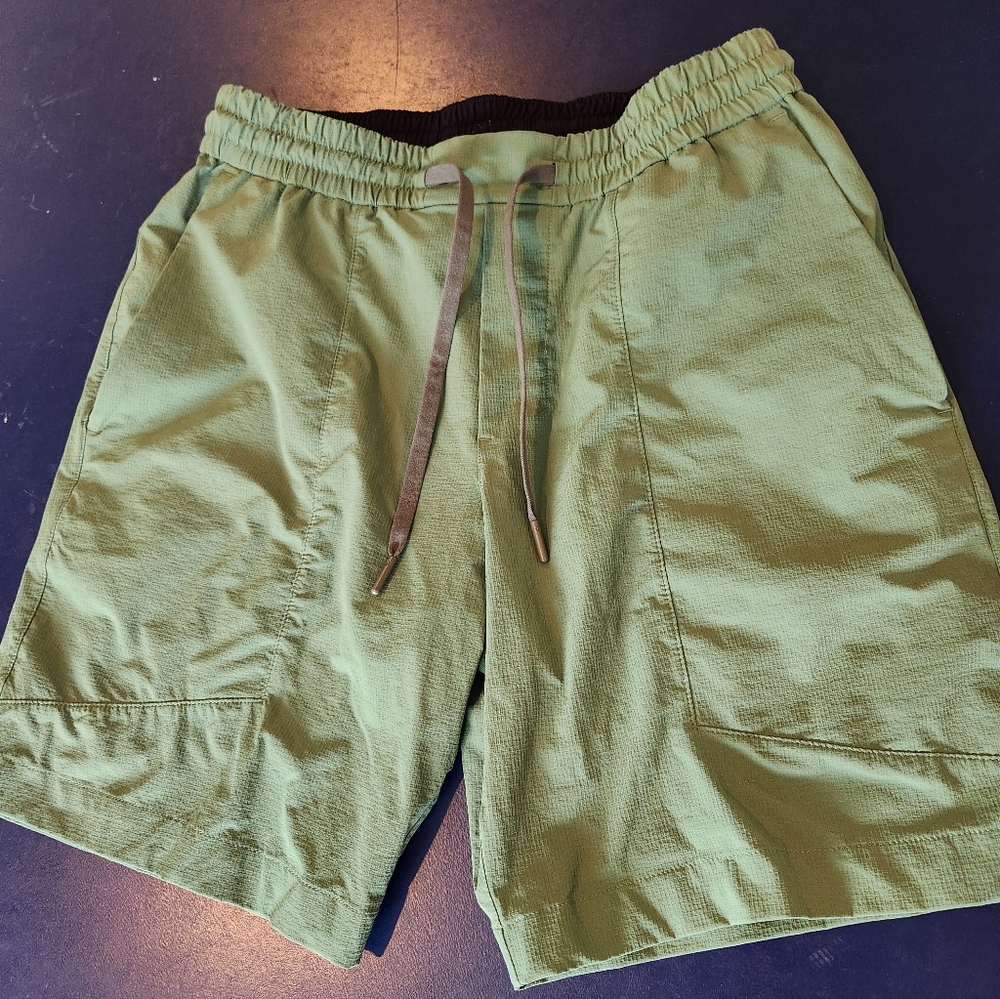 Lululemon Men's Bowline Short 8" Ripstop Army green sz M